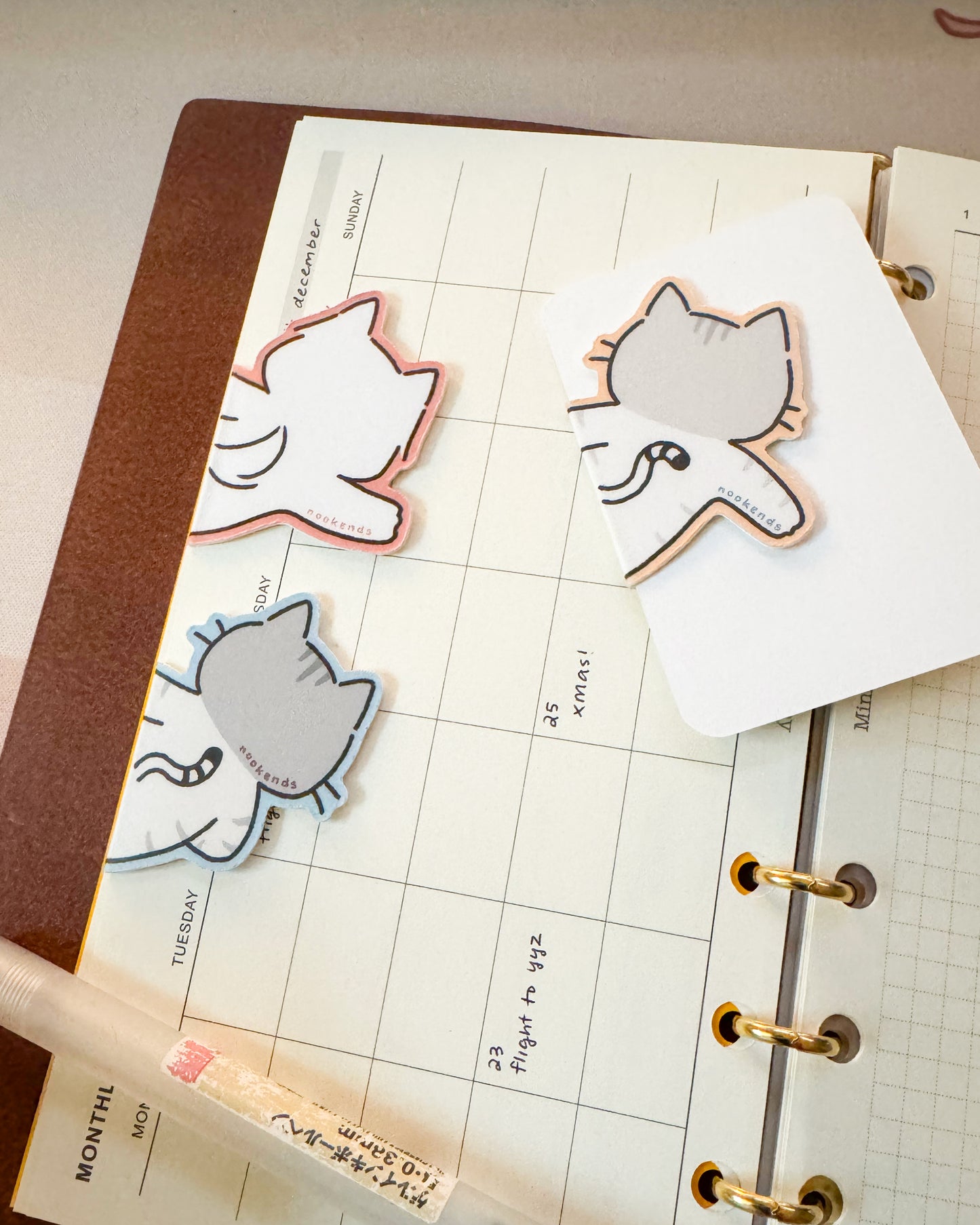 trio side peek magnetic bookmarks